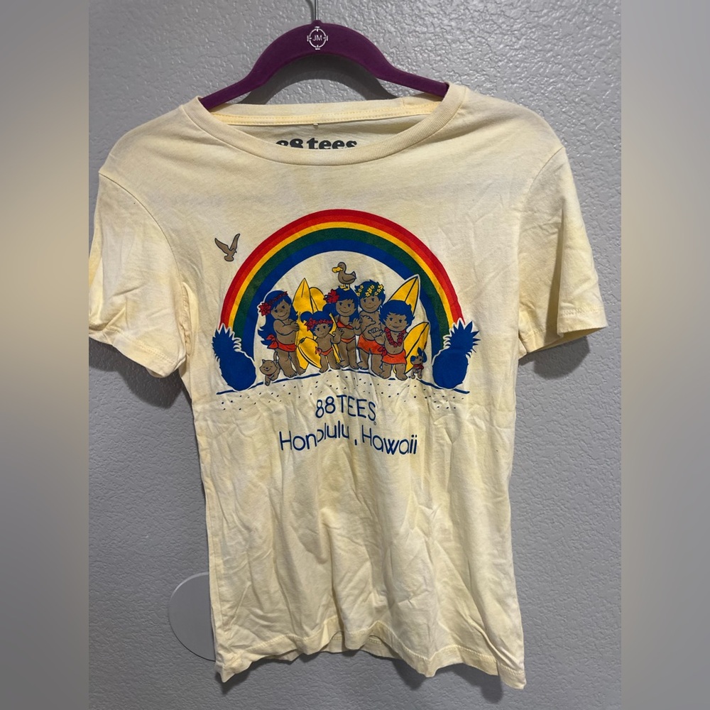 88 Tees Honolulu Hawaii Graphic T-Shirt